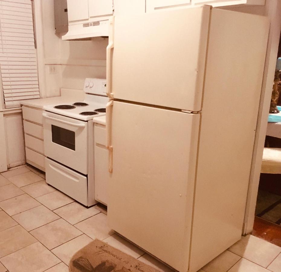 BEST DEAL IN TOWN! Entire 1 Bedroom Apartment 59 Montgomery Extérieur photo