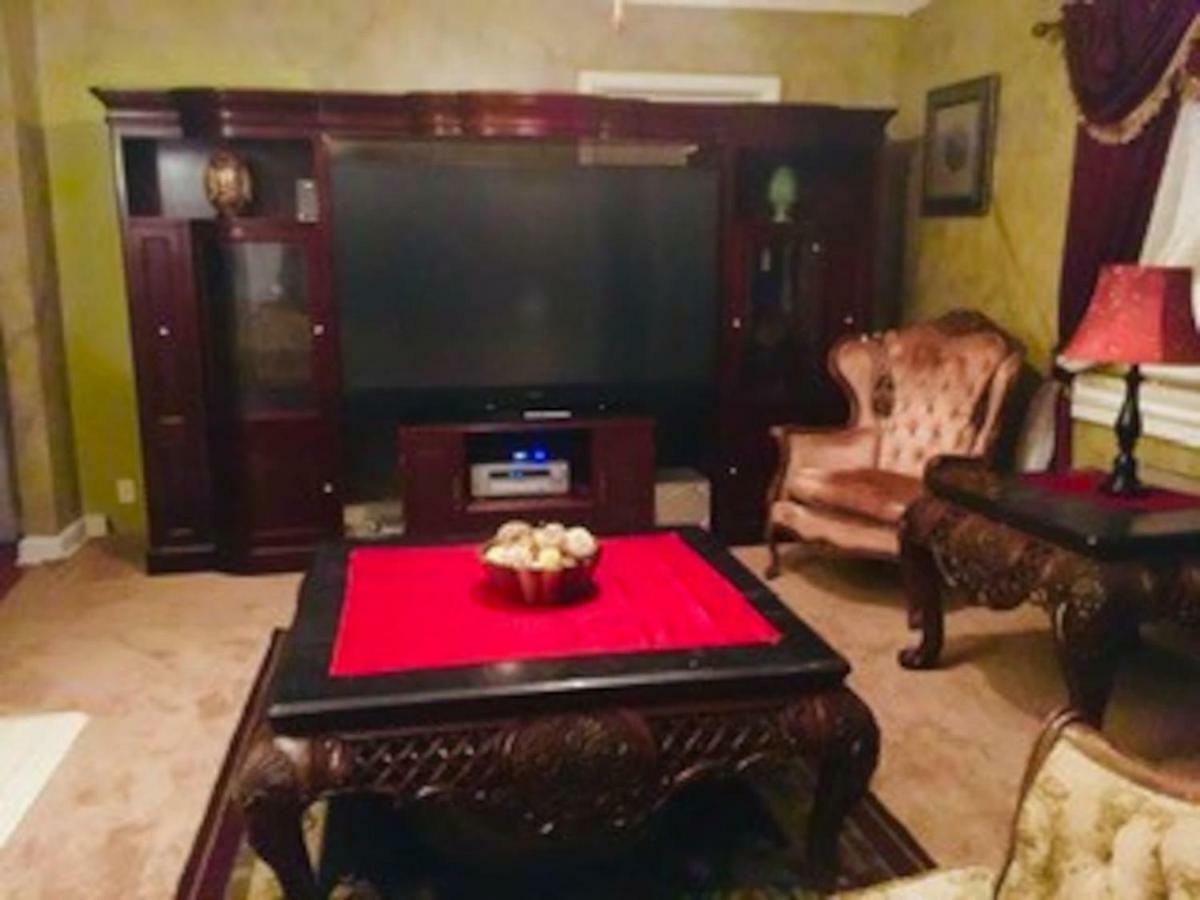 BEST DEAL IN TOWN! Entire 1 Bedroom Apartment 59 Montgomery Extérieur photo