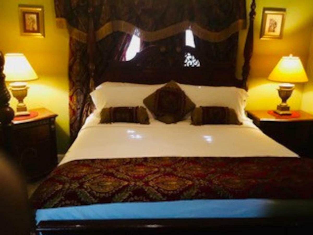 BEST DEAL IN TOWN! Entire 1 Bedroom Apartment 59 Montgomery Extérieur photo
