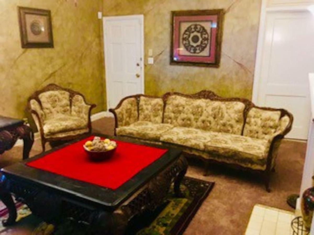 BEST DEAL IN TOWN! Entire 1 Bedroom Apartment 59 Montgomery Extérieur photo