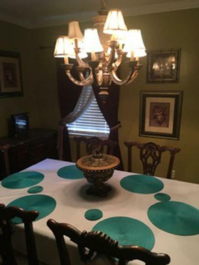 BEST DEAL IN TOWN! Entire 1 Bedroom Apartment 59 Montgomery Extérieur photo