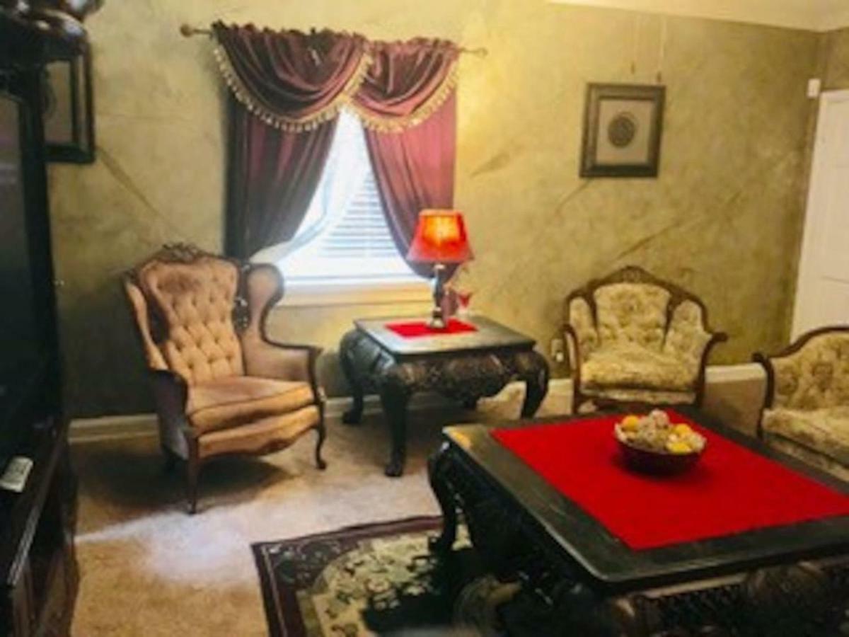 BEST DEAL IN TOWN! Entire 1 Bedroom Apartment 59 Montgomery Extérieur photo